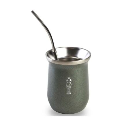 Mate metálico con grabado de copa y tres estrellas