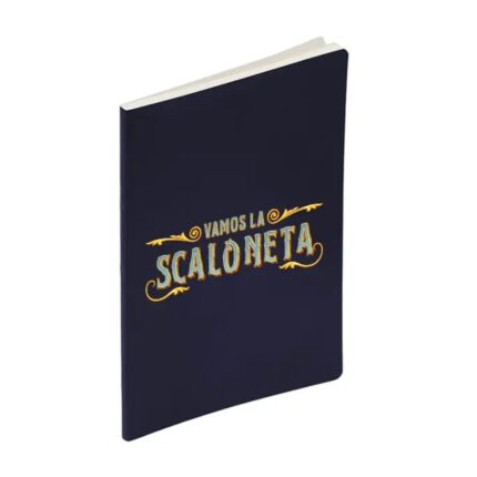 Cuaderno azul con diseño Vamos la Scaloneta en celeste y amarillo