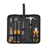 Set de herramientas básico con martillo, destornilladores, llaves Allen, pinzas y cutter en estuche negro