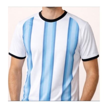 Camiseta Argentina 2026 unisex con franjas celestes y cuello negro